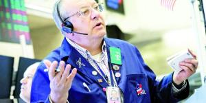 تراجع طفيف للأسهم الأمريكية.. و«داوجونز» يسجل 0.33% - الأول نيوز