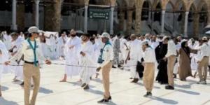 كشافة تعليم مكة تشارك فى تنظيم وتفويج الحشود بالمسجد الحرام - الأول نيوز
