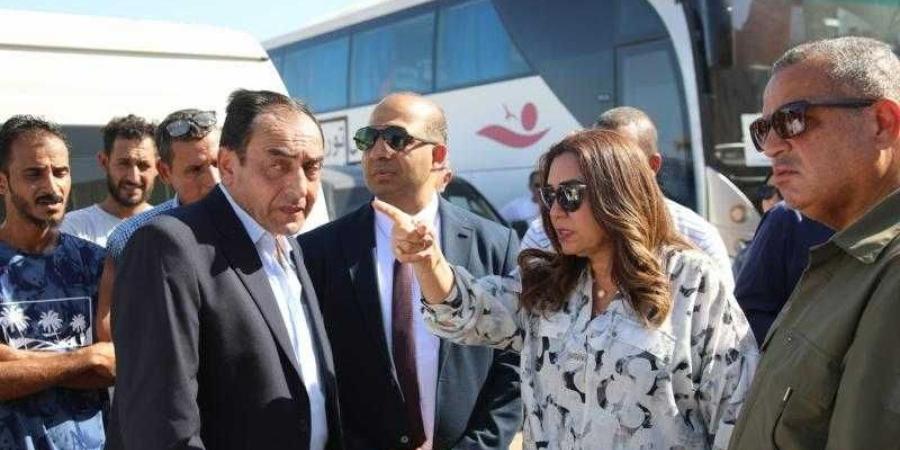 وزيرة التنمية المحلية توجه بتطوير منطقتي اللاجونا والثري بولز بمدينة دهب - الأول نيوز