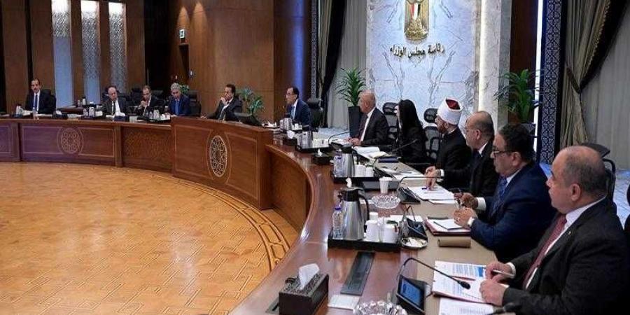 رئيس الوزراء يترأس اجتماع اللجنة العليا للحج - الأول نيوز