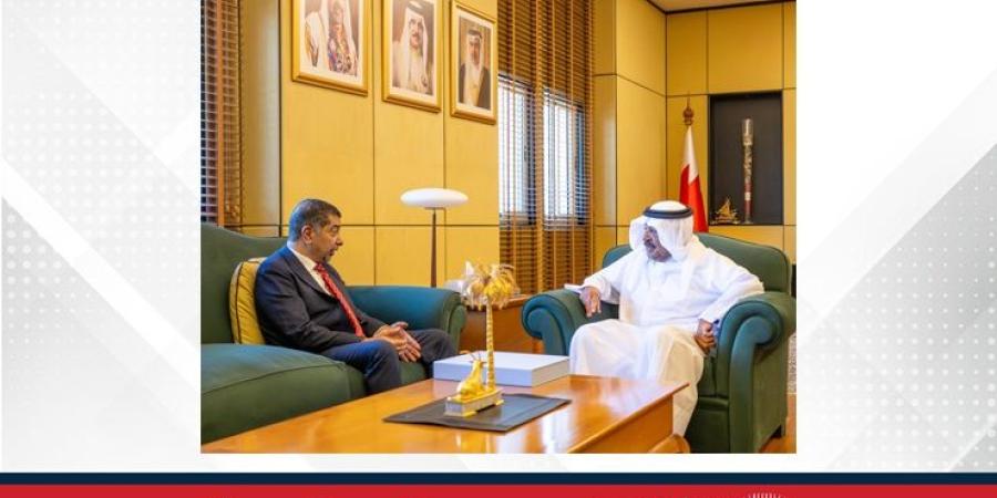 وزير الديوان الملكي يتسلم التقرير الثاني عشر للمؤسسة الوطنية لحقوق الإنسان لعام 2025 - الأول نيوز
