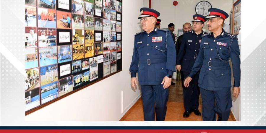 رئيس الأمن العام يقوم بزيارة الاتحاد الرياضي للأمن العام - الأول نيوز