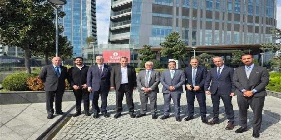رئيس اقتصادية قناة السويس يلتقي شركات تركية كبرى للمنسوجات والملابس الجاهزة وصناعة الحافلات - الأول نيوز