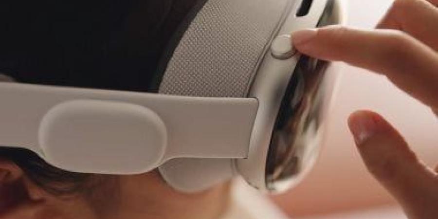 آبل تتخلى عن إصدار Vision Pro الأخف وزناً لإعطاء الأولوية للنظارات الذكية - الأول نيوز