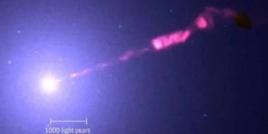 تلسكوب جيمس ويب الفضائى يلتقط أوضح صورة لنفاثة الثقب الأسود فى مجرة M87 - الأول نيوز