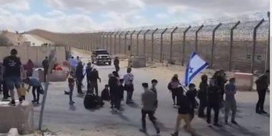رام الله: مستوطنون يقتحمون خربة سمرة بالأغوار الشمالية - الأول نيوز
