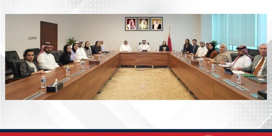 وزير الصناعة والتجارة رئيس مجلس تنمية المؤسسات الصغيرة والمتوسطة يترأس الاجتماع الخامس والعشرين للمجلس - الأول نيوز