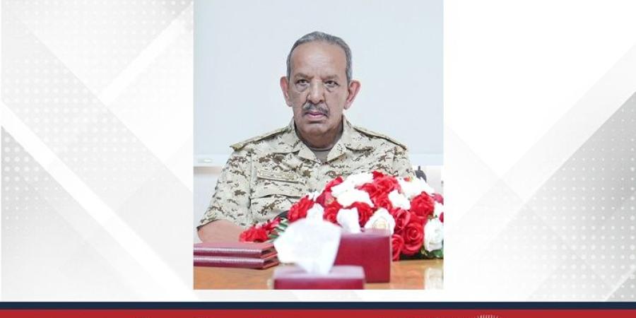 القائد العام لقوة دفاع ‏البحرين يجتمع مع عدد من كبار الضباط بقوة دفاع ‏البحرين - الأول نيوز