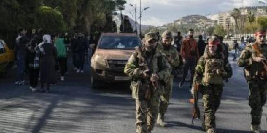 اكتشاف مقبرة جماعية لقتلى عراة فى منطقة تل الصوان شرقى دوما السورية - الأول نيوز