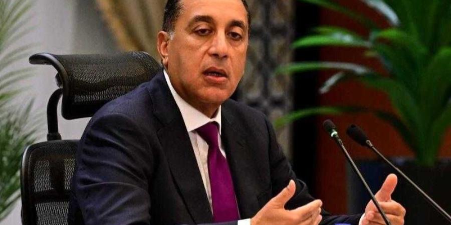 رئيس الوزراء يتابع موقف تنفيذ مشروعات الطاقة المُتجددة وربطها على الشبكة القومية للكهرباء - الأول نيوز