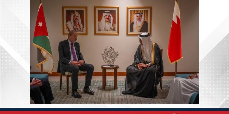 وزير الخارجية يلتقي مع نائب رئيس الوزراء وزير الخارجية والمغتربين بالمملكة الأردنية الهاشمية - الأول نيوز