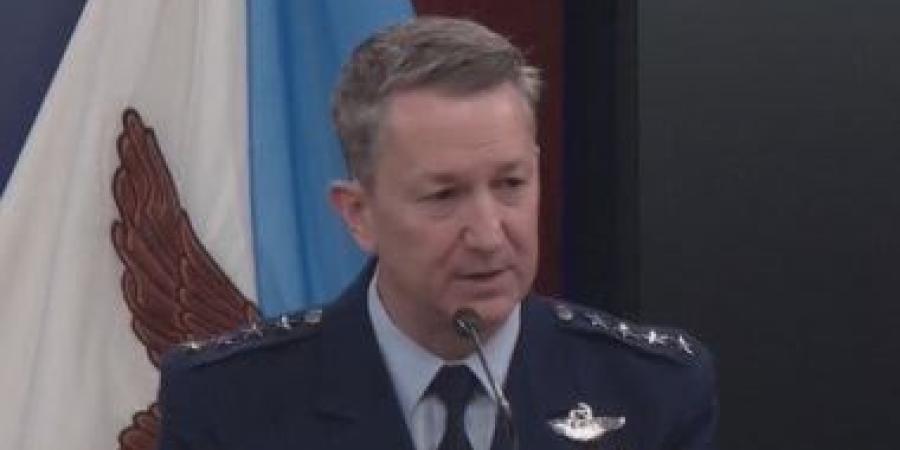 رئيس هيئة الأركان المشتركة الأمريكية يتجول فى سماء غزة بطائرة مروحية - الأول نيوز