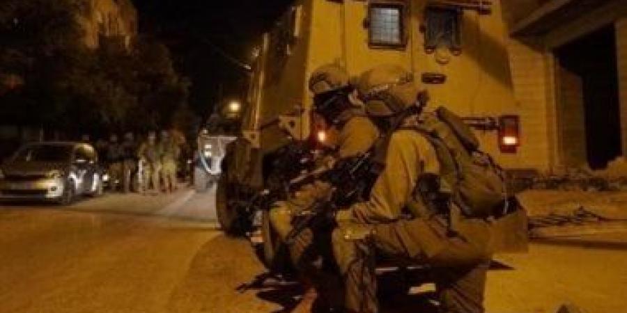 قوات الاحتلال الإسرائيلي تعتقل طفلا فلسطينيا فى طوباس وتقتجم بلدة حزما - الأول نيوز