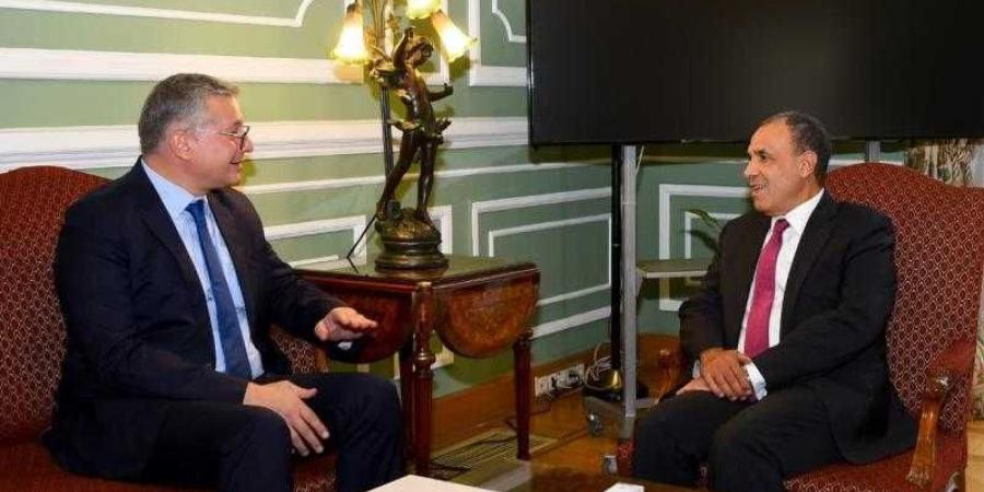 وزير الخارجية يستقبل وزير البترول والثروة المعدنية - الأول نيوز