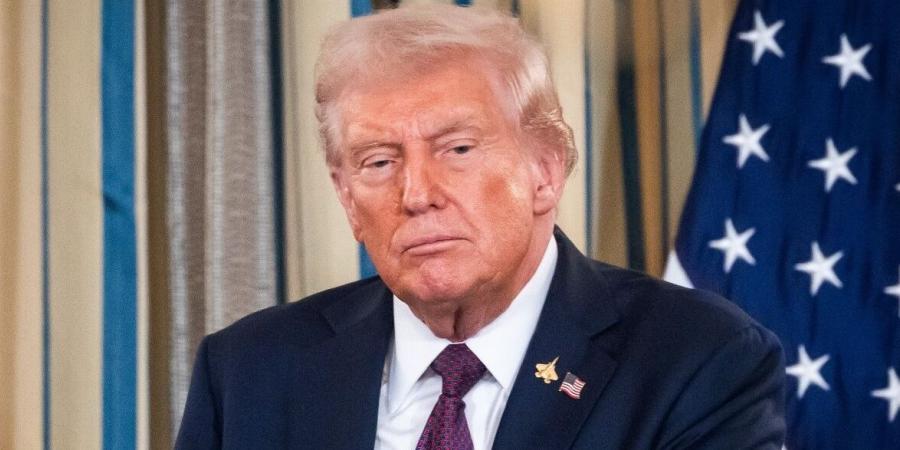 ترامب يحذّر من كارثة اقتصادية إذا رفضت المحكمة العليا فرض الرسوم - الأول نيوز