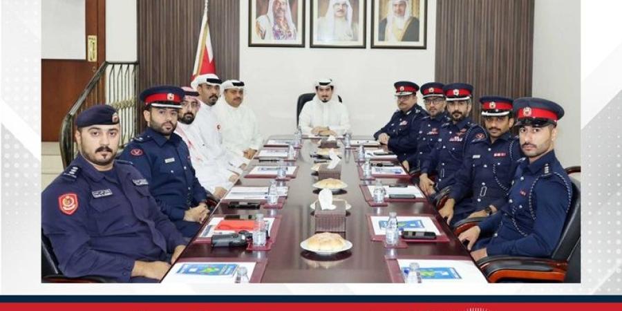 محافظ العاصمة يترأس اجتماع اللجنة الأمنية بالمحافظة - الأول نيوز