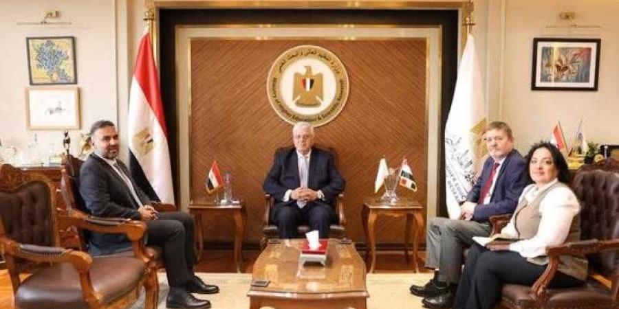 وزير التعليم العالي يبحث تعزيز التعاون الأكاديمي والعلمي مع المجلس الثقافي البريطاني - الأول نيوز