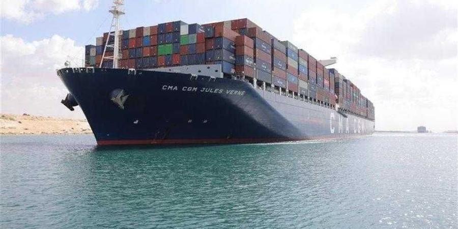 الفريق أسامة ربيع: قناة السويس جاهزة لاستقبال سفن الحاويات العملاقة - الأول نيوز