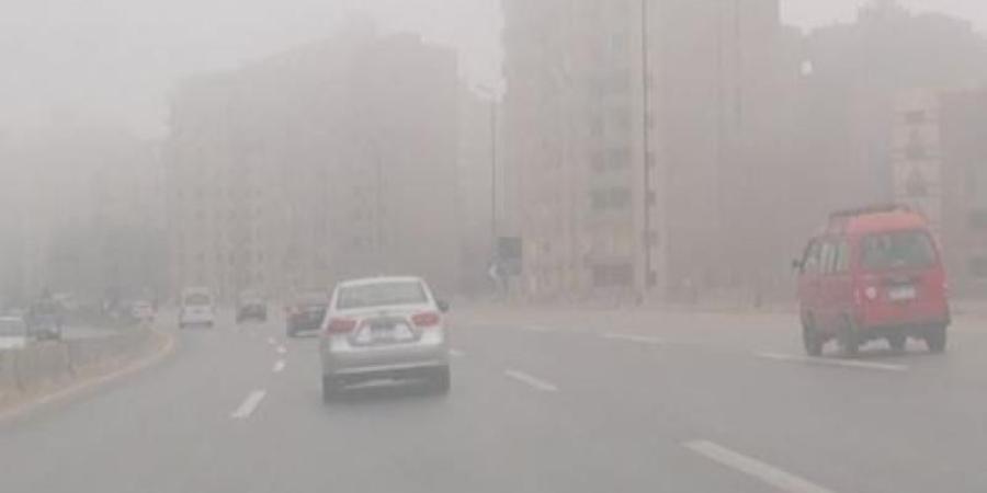 الطقس غدا مائل للبرودة وشبورة وأمطار - الأول نيوز